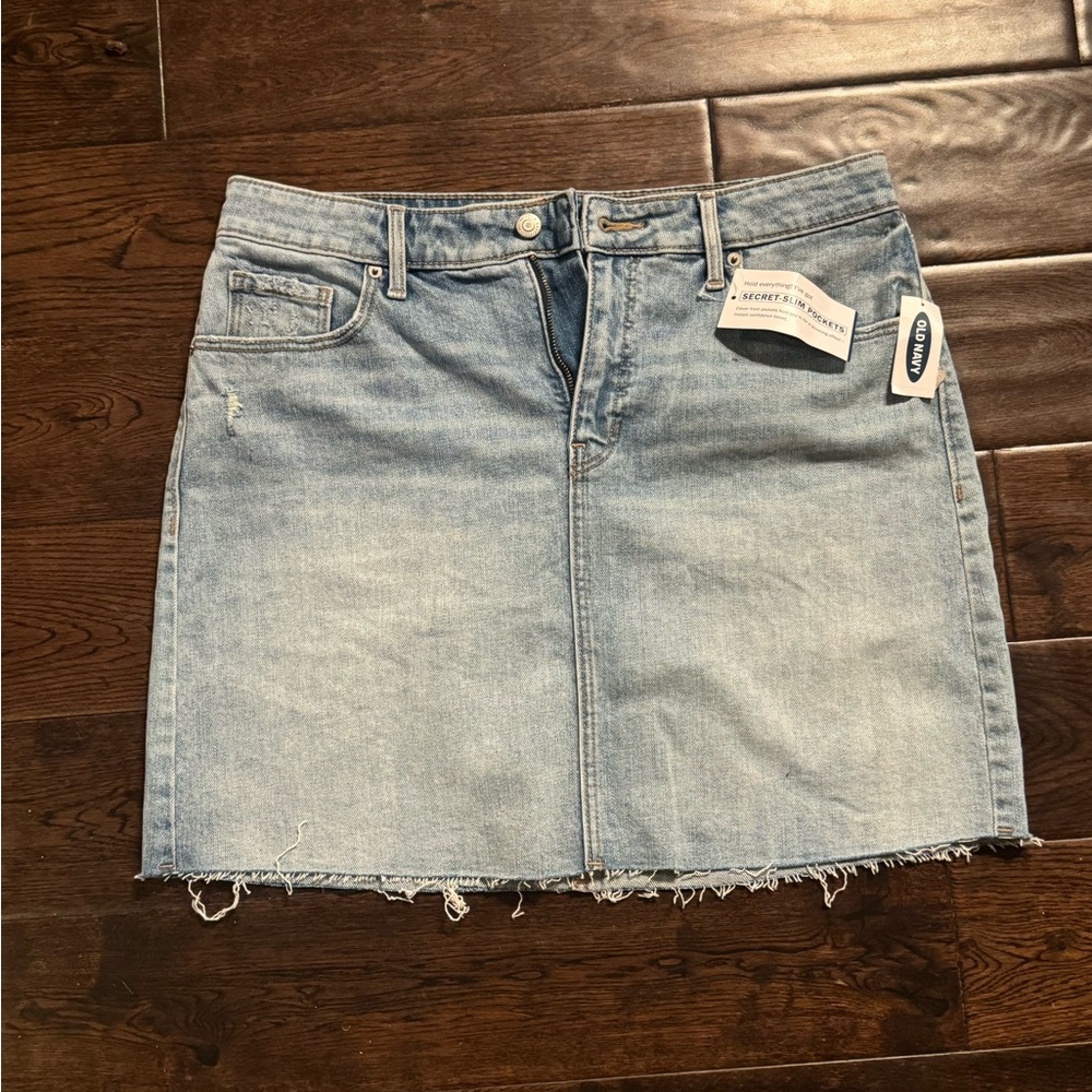NWT Old Navy denim skirt Size 10